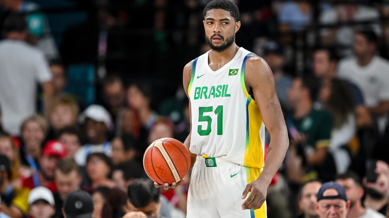 Destaque do Brasil nas Olimpíadas fará teste na NBA e pode ser processado