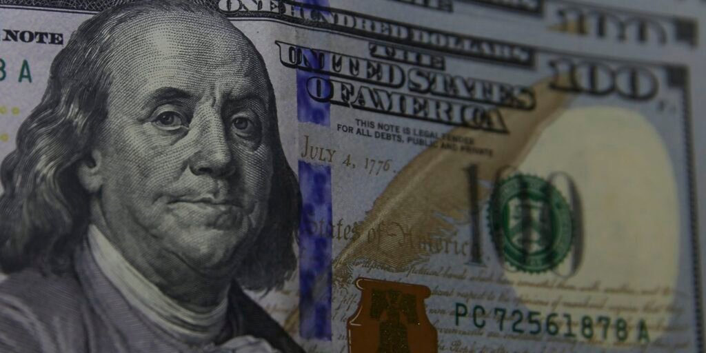 dolar-cai-para-r$-5,80-apos-trump-falar-em-acordo-com-a-china