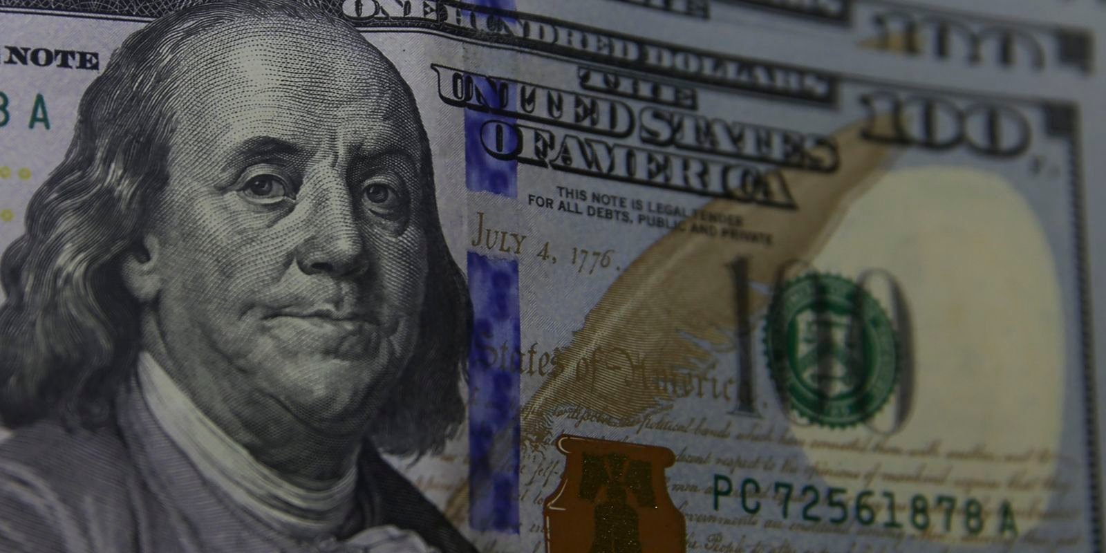 dolar-sobe-para-r$-5,63-em-dia-de-ajustes-no-mercado