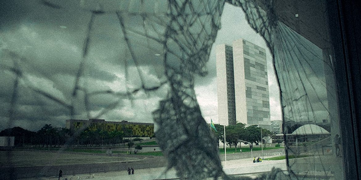 petra-costa-e-finalista-em-categoria-do-premio-emmy-de-documentarios