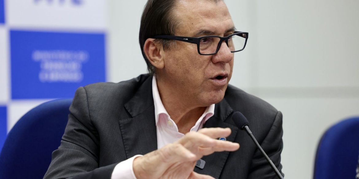 pecs-da-escala-6×1-nao-competem-com-proposta-do-governo,-diz-marinho